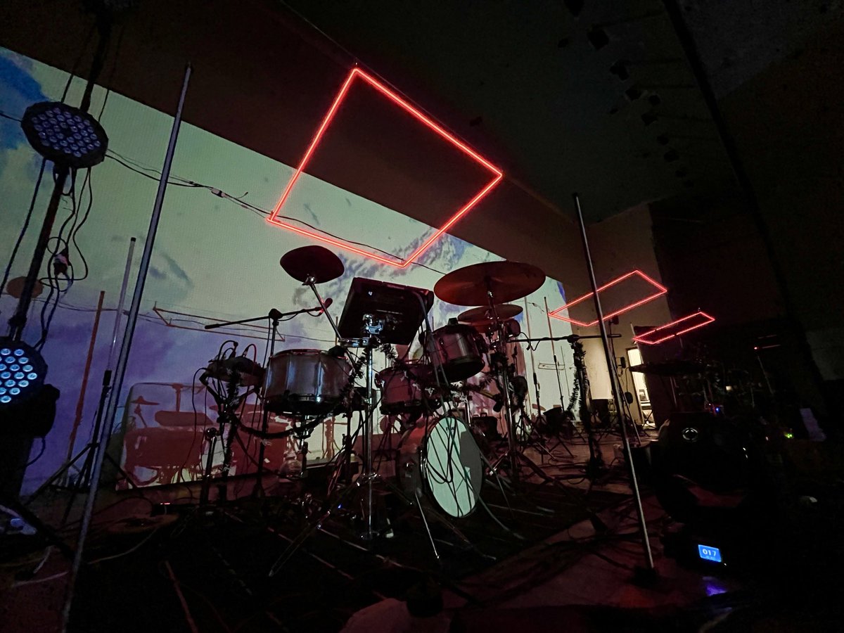 Probando probando, uno, dos tres, mmh ¿arrancamos?…