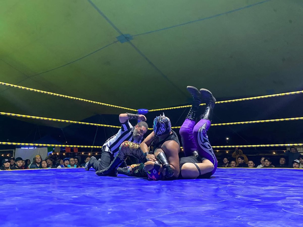 LaTijeraLucha's tweet photo. #BlackJewels es el ganador del torneo “Buscando un Campeón” de #PromocionesALS luego de una dura batalla campal en la que participaron #ÁguilaCelestial, #MalaFama,#Motauro, #ReyOsiris, #Barush, #Akira, #EnigmaReper y #Obelyus haciendo que el público estuviera al filo de la butaca https://t.co/lIDbNSmrNx