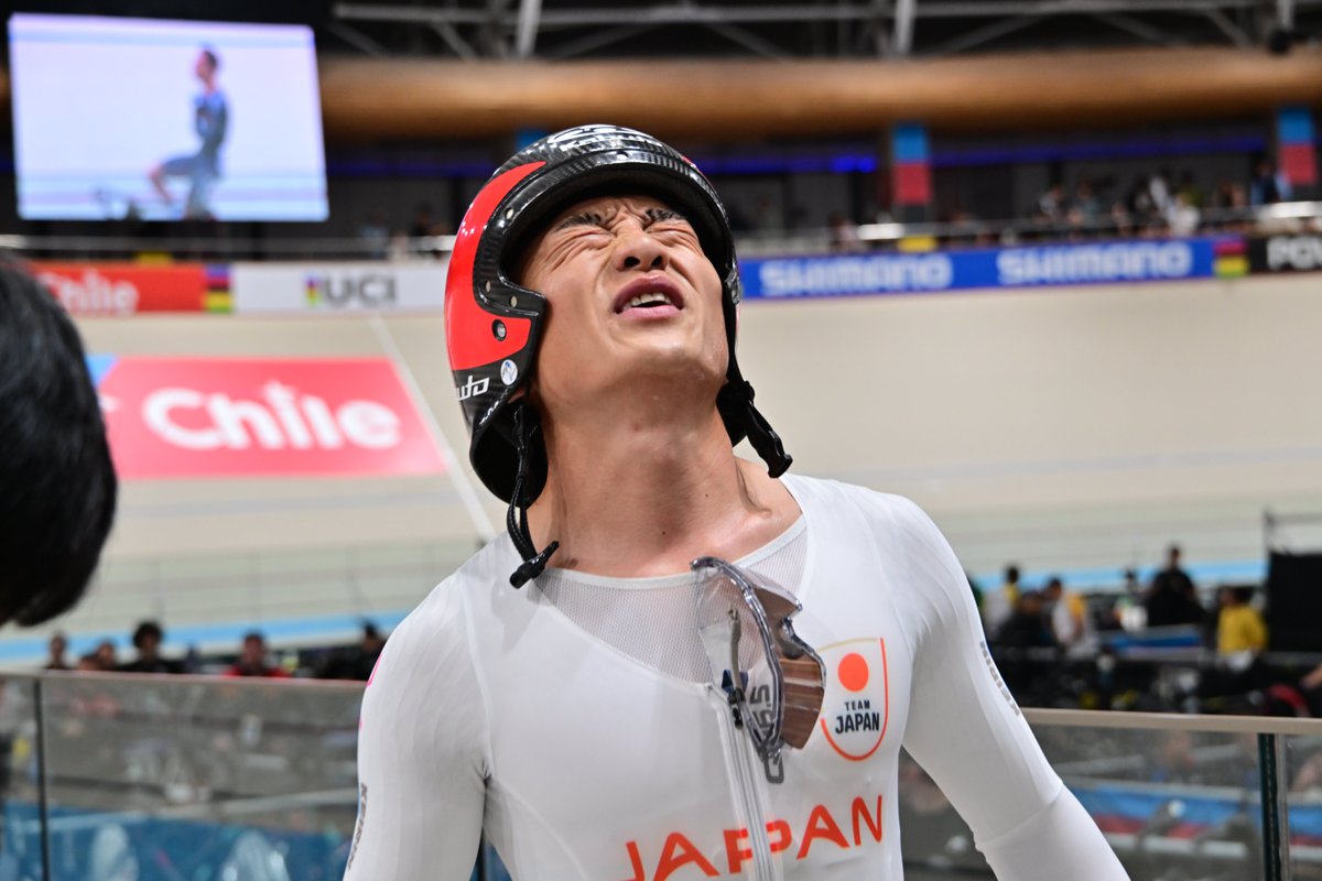 KEIRINmagazine's tweet photo. 2025UCIトラック世界選　
4日目
男子オムニアムで窪木一茂が銀メダル獲得！
テンポまで絶好調だったのが、エリミで？となってポイントでは苦戦しましたが、銀メダル獲得。本人は無茶苦茶悔しがっていました。とはいえ銀メダル。
おめでとうございます！ https://t.co/1ZAwpxSXGw