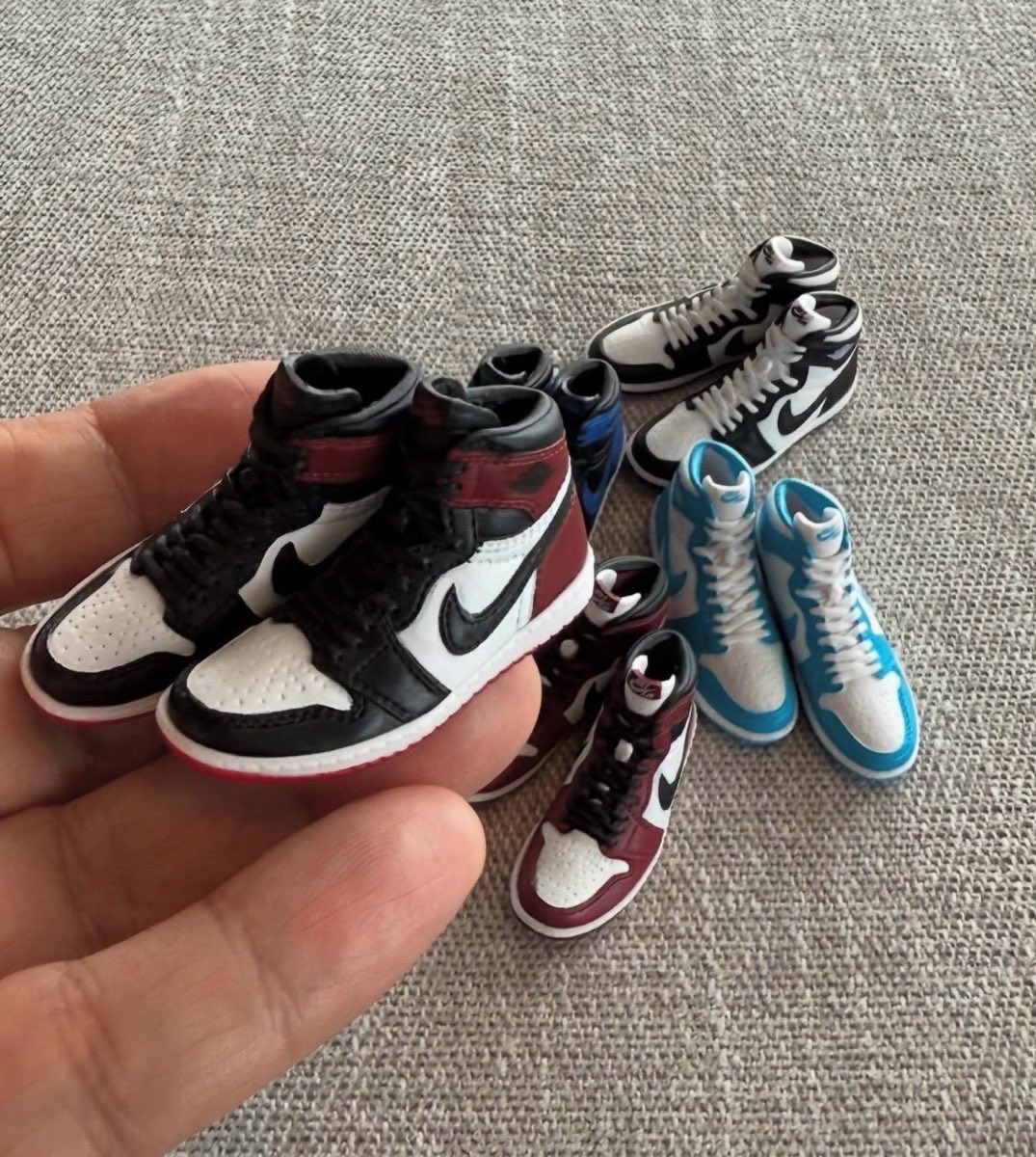 Nike x ガシャポン Air Jordan 1 High '85 のミニチュアコレクションが