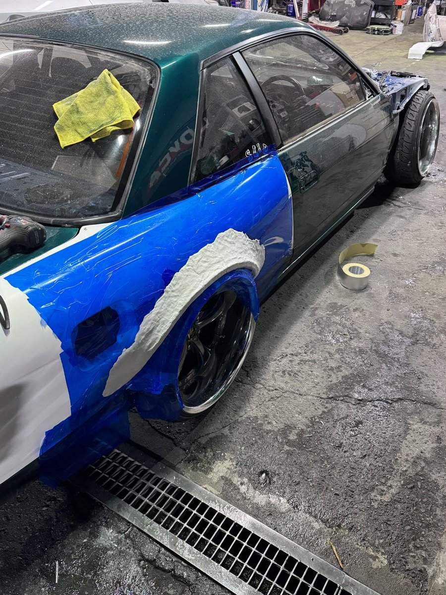 ka9_8200's tweet photo. 時間なすぎて紙粘土で形作ってFRPになってフェンダーになった⭕️ https://t.co/xQDoKGqBeB