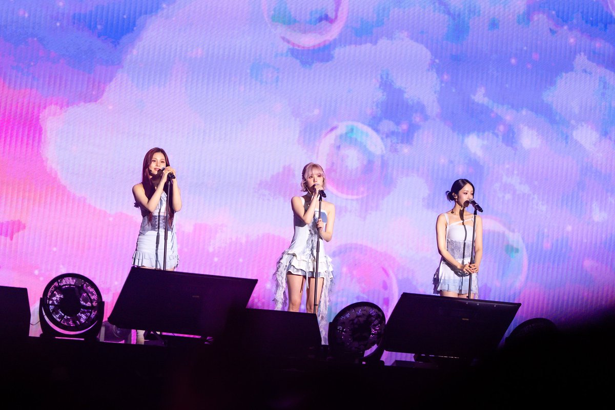 k_popped's tweet image. [Official Photos] 2025 VIVIZ World Tour - New Legacy in Malaysia 25102025

#VIVIZ #비비지
#EUNHA #은하 
#SINB #신비 
#UMJI #엄지 
#NEW_LEGACY
#NEW_LEGACY_in_MALAYSIA
#TopGallantShow #TGS