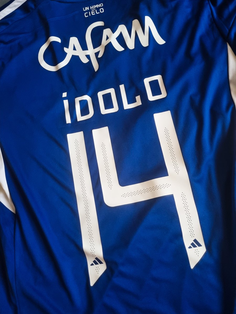 Lo que me queda de esta noche es que mi ídolo no se le acaba la magia nunca. David, va a tener 200 años y seguirá destilando talento y garra. Te extrañe cada maldito minuto que no estuviste en esta cancha. <a href="/davidms06/">davidsilva06</a>