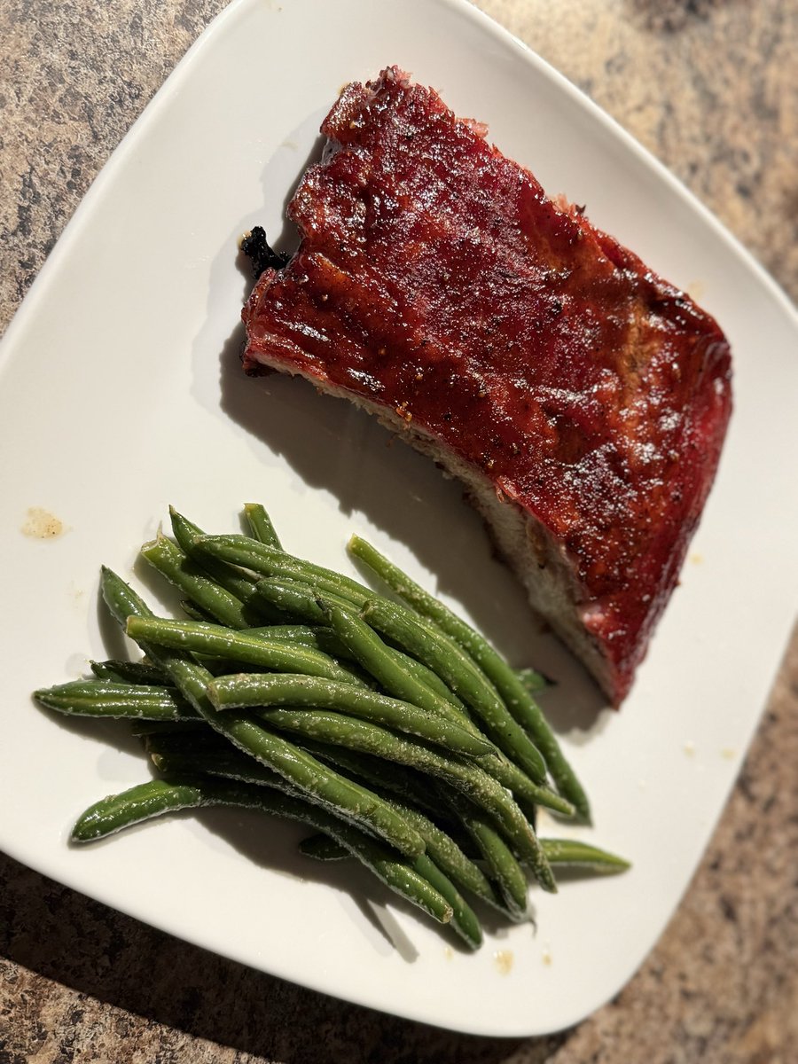 Smoked spare ribs 😋 with <a href="/Moond0g92/">MoonDog</a>
