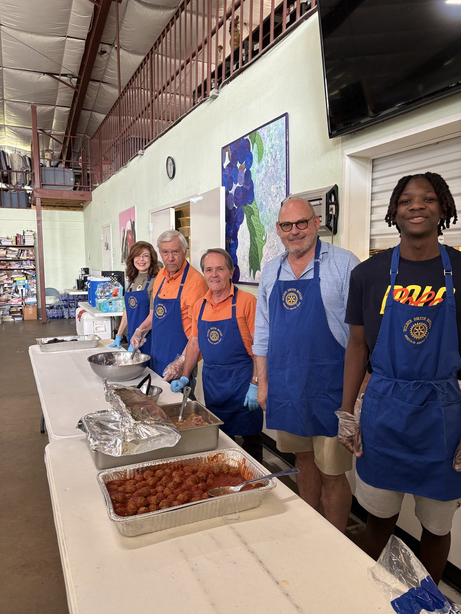 I’m thankful for the opportunity to volunteer at our local shelter <a href="/LibertyEylauAth/">Liberty-Eylau Athletics</a>