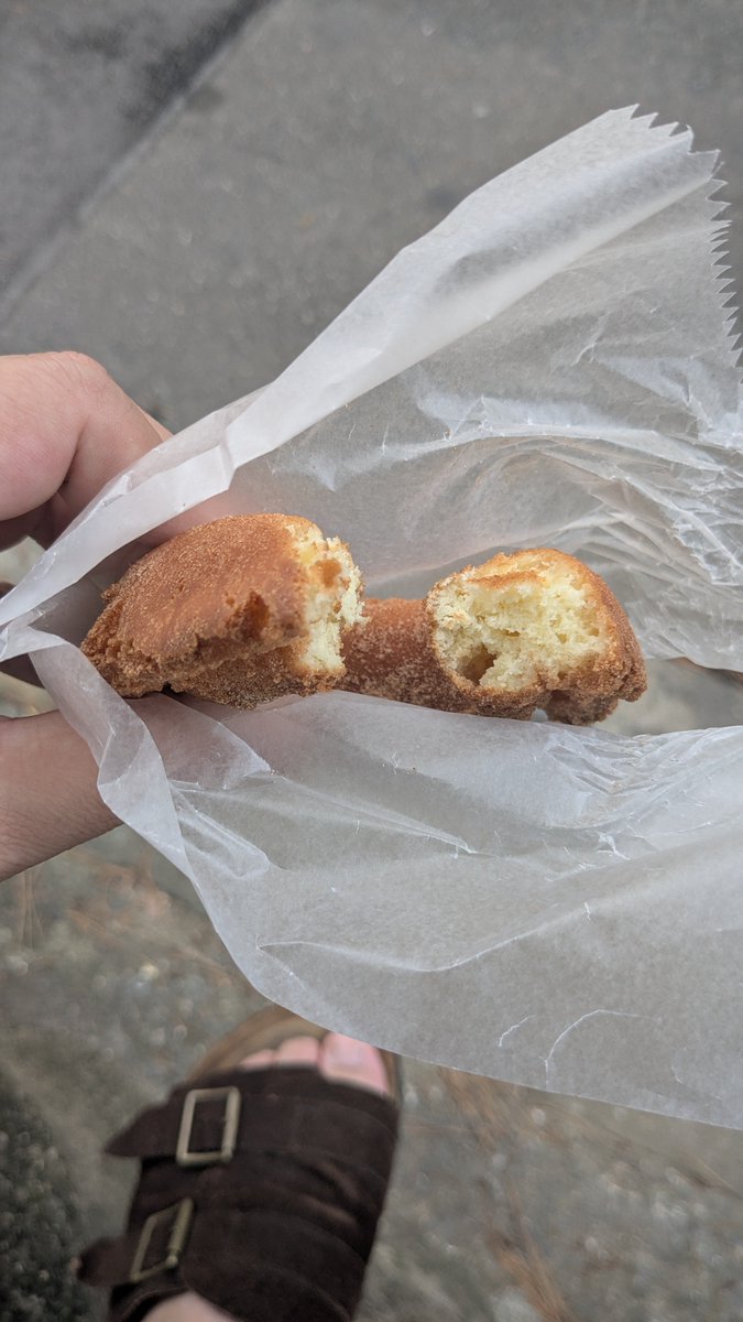 ドーナツページ サンフランシスコ]最近話題のサワードゥドーナツ！/ Magic