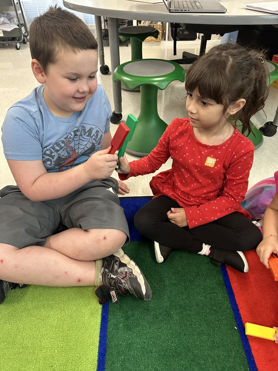 ngriffith106's tweet photo. My Kindergarten friends enjoyed investigating with magnets.  They loved discovering the magnetic force between magnets and feeling the “push” and “pull”  firsthand.  #wearedegan #rockyourole #onelisd https://t.co/OVYUXihYQs