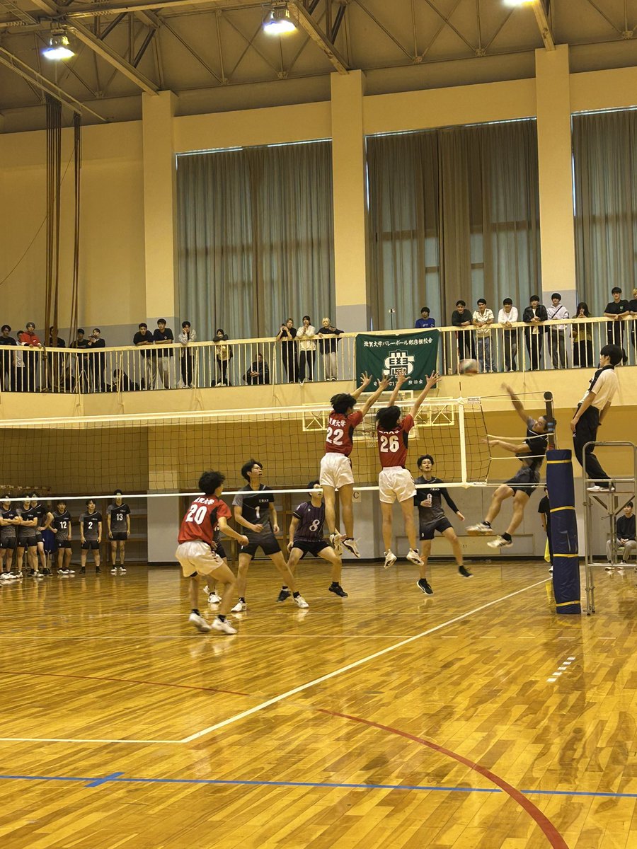 tokai_vb's tweet image. 【2025年度 東海秋季男子リーグ戦 入替戦】
Cコート第1試合
滋賀大学彦根校舎(3部6位)vs三重大学(4部2位)
31-33
19-25
セットカウント0-2
三重大学の勝利です!
三重大学 3部昇格
滋賀大学彦根校舎 4部降格