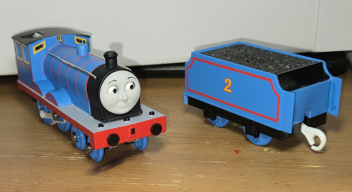 TimScofield5's tweet photo. Upgraded liberated Plarail Edward! Shell by @noyaconductor, and im so happy to have a shell that won't crack like my previous one! Wish plarail did the accurate wheel config in 2018, bc it would've looked so good. 

Face by @Thomasmodeller1, printed by @ThomasTankMerch! https://t.co/n1p48ScBRX