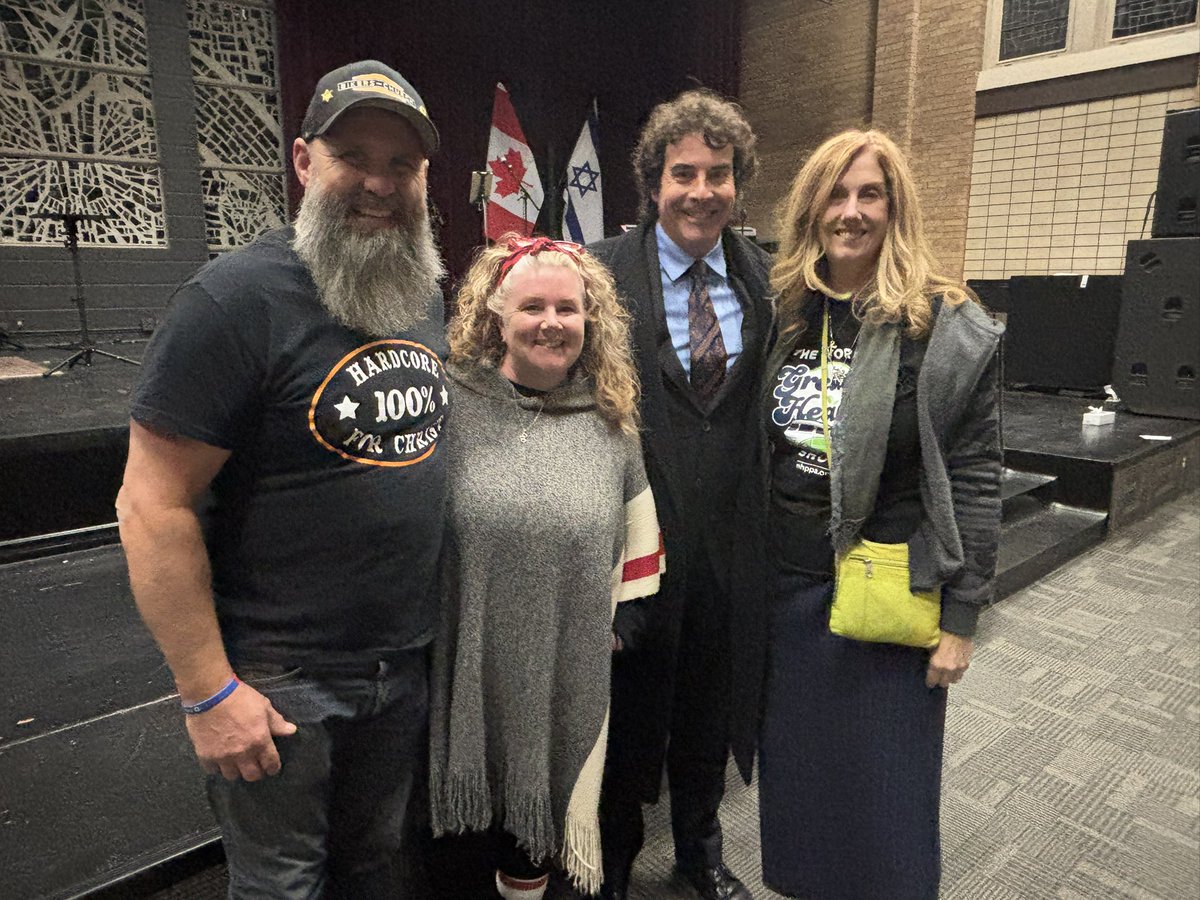TheMelissaMckee's tweet photo. It was an honour to host Shawn and Theresa Buckley @nhppa tonight at BikersChurch 🫡
These guys are world changers!

Spoiler Alert🚨 

@GovCanHealth Health Canada is the leading cause of death in Canada🆘🆘🆘

#SayNoToDrugs https://t.co/un6gDI9R5e