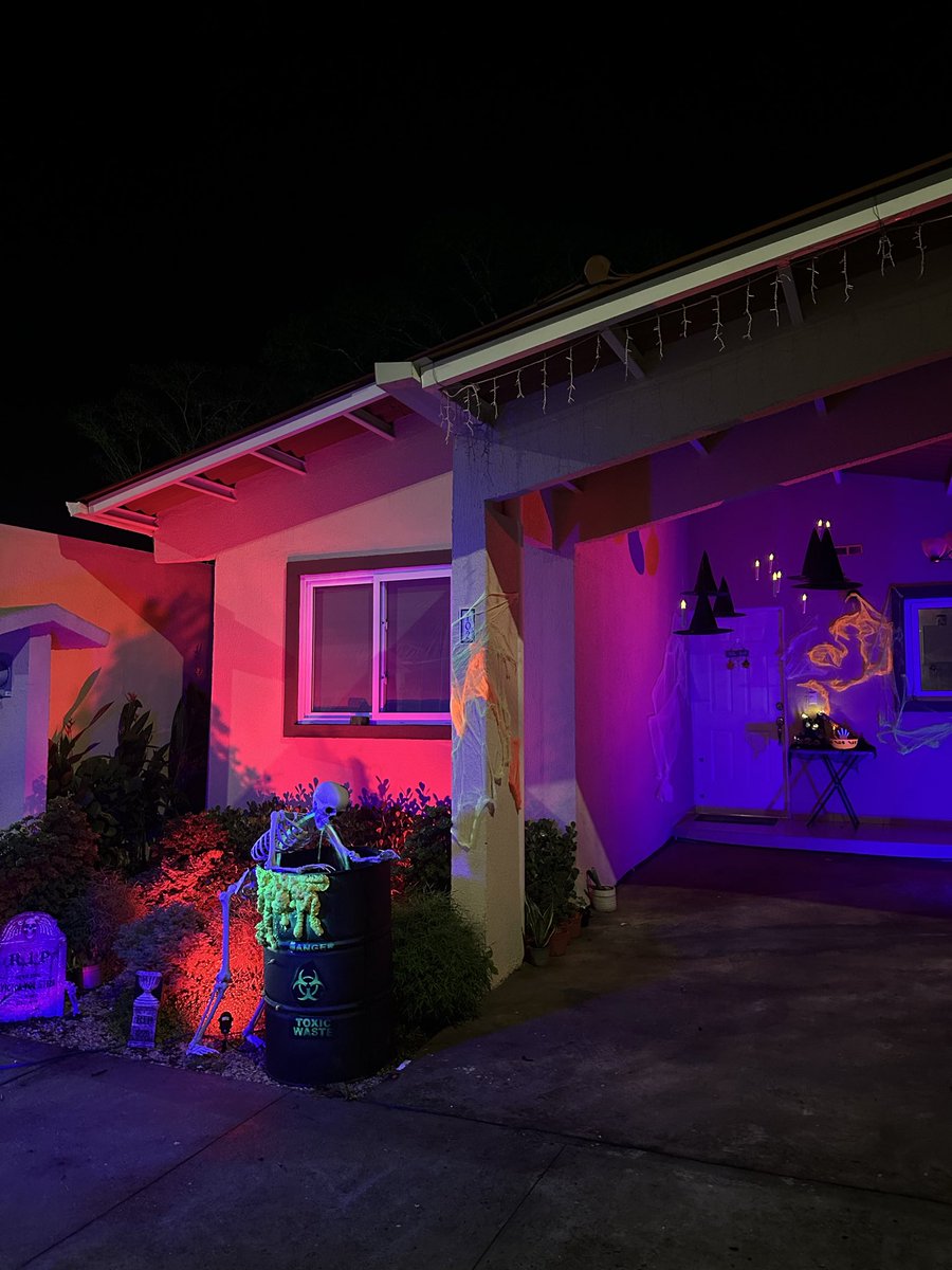 mddl23's tweet photo. Spooky Season 🎃 ✅
Next 🎅🏻 🕜 https://t.co/HcCnoXayXi