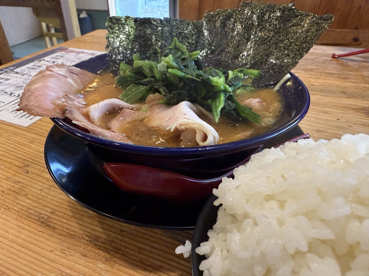 1024daichan1's tweet photo. 夏休み米子編
関東のラーメンは勿論美味しいけど、
やっぱり米子のラーメンは最高だ https://t.co/WT4zz10o3Y