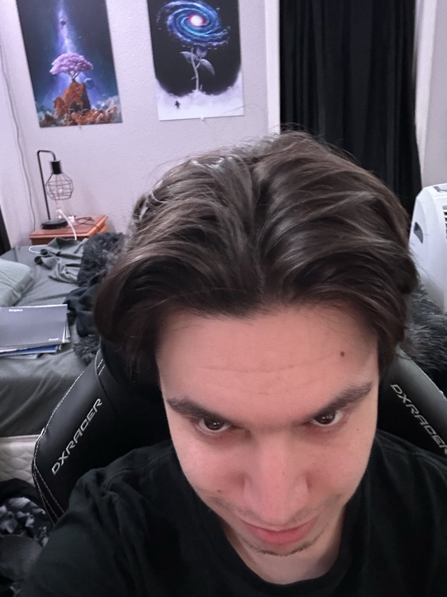 I’m getting my wisdom teeth taken out on Monday 

If anyone has any tips for things to help with recovery (like food or any general tips) or things to do while recovering (like shows to watch) do let me know. Or just anything I should know :)

🦷