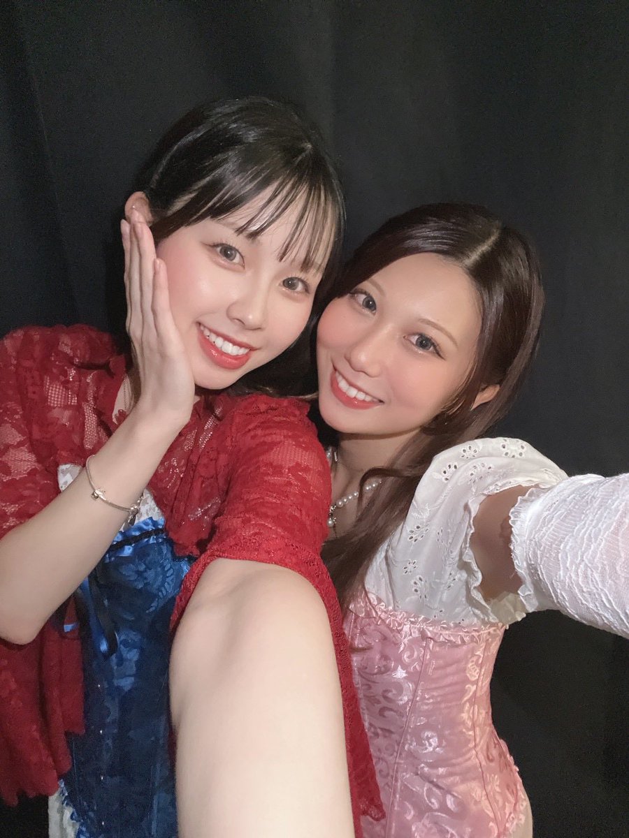 m_i_r_ee's tweet image. 10月のTHESHOW有難うございました✩.*˚

ひな、えむちゃんさん
¨̮♡⃛𝗛𝗮𝗽𝗽𝘆 𝗕𝗶𝗿𝘁𝗵𝗱𝗮𝘆♡⃛¨̮

ハロウィンということでひなと白猫黒猫したよ〜🐾🤍
ビスチェはとあるプリンセスイメージしたの分かるかなー？？笑