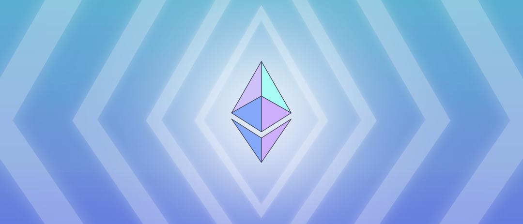 Pamenarti's tweet photo. FUSAKA IS COMING. (Fusaka Güncellemesi erken gelebilir.)

Ethereum’un ölçeklenebilirlik devrimine bir adım daha yaklaştık. Ethereum Foundation, Fusaka yükseltmesinin detaylarını duyurdu: Sepolia testnet’inde hard fork başarıyla tamamlandı ve EIP-7594 (PeerDAS) ile blob kanıtları (blob proofs) hücre kanıtlarına (cell proofs) dönüşüm sürecinde olumlu sonuçlar alındı. 

Fusaka, Ethereum’un veri kullanılabilirliğini artırarak Layer 2 (L2) çözümlerini (ör. Optimism, Arbitrum) daha hızlı ve uygun maliyetli hale getirmekle kalmıyor, Blob’lar hücrelere (cells) bölünerek node’ların yalnızca gerekli veri parçalarını indirmesi de sağlanıyor. Bu, bant genişliği kullanımını azaltıyor, ağın ölçeklenebilirliğini artırıyor ve L2 işlemlerini hızlandırıyor.

Teknik Detaylar
- EIP-7594 (PeerDAS): Blob’ları hücrelere bölerek veri kullanılabilirlik örneklemesini (DA sampling) optimize ediyor. Node’lar artık tüm blob’u değil, yalnızca gereken veri parçalarını işliyor, bu da ağ verimliliğini artırıyor.
- Blob’dan Cell’e Geçiş: Mevcut blob işlemleri geçerliliğini koruyor, ancak kanıtların yeniden hesaplanması gerekiyor (yaklaşık 1 saniye ek gecikme). Go-ethereum ve Besu gibi istemciler, bu dönüşümü otomatik olarak gerçekleştiriyor (eth_sendTransaction, eth_sendRawTransaction). Yine de manuel geçiş öneriliyor.
- Txpool Etkisi: Hard fork sonrası, eski blob işlemleri bazı istemcilerde txpool’dan çıkarılabilir veya otomatik dönüştürülebilir. Geliştiricilerin işlemleri hızlıca yeniden göndermesi gerekiyor.

Testnet ve Mainnet Durumu
Sepolia Testnet: Hard fork başarıyla uygulandı. Tespit edilen sorunlar (ör. blob kullanıcılarının geç bilgilendirilmesi) analiz ediliyor ve çözülüyor. Ekip, “Testnet süreci mükemmel” diyor, ancak nihai geçiş için yaklaşık iki ay daha gerekiyor.
Mainnet Zamanlaması: Henüz kesin bir tarih yok, ancak “Fusaka’yı bekliyoruz” ifadesi, mainnet uygulamasının 2025 sonu veya 2026 başında gerçekleşebileceğini ima ediyor.
Geliştirici Çağrısı: L2 projeleri (Optimism, Arbitrum gibi) ve blob kullanan uygulamaların hemen cell proofs’a geçiş yapması öneriliyor. Geliştiricilerin devnet’lerde test yapmaları ve All Core Devs (ACD) toplantılarına katılmaları teşvik ediliyor. Ethereum, Dencun sonrası iletişim eksikliklerini kabul ederek daha şeffaf bir süreç vadediyor.

Geçmişle Bağlantı
Dencun yükseltmesiyle tanıtılan blob’lar, L2’ler için düşük maliyetli veri saklama imkanı sağladı. Fusaka, bu sistemi optimize ederek Ethereum’un L2 odaklı ölçeklenebilirlik vizyonunu güçlendiriyor. PeerDAS ile blob’ların hücrelere dönüşmesi, ağın veri işleme kapasitesini artırarak L2 maliyetlerini daha da düşürüyor.

Fusaka’nın #Sepolia testnet’indeki başarısı ve mainnet için yapılan hazırlıklar, Ethereum’un ölçeklenebilirlik hedeflerinde kritik bir adımın işaretidir. “Fusaka’yı bekliyoruz” ifadesi, yükseltmenin yakın olduğunu gösteriyor. Geliştiricilere yönelik acil çağrı ve testnet’lerin stabil çalışması, Fusaka’nın mainnet’e geçişinin an meselesi olduğunu ortaya koyuyor. Hem geliştiriciler hem de kripto topluluğu için bu, Ethereum’un geleceği adına olmazsa olmaz bir gelişme.

Kısaca : #FUSAKA düşünülen tarihten daha erken MAİNNET geçişi yapabilir anlamına geliyor. @VitalikButerin amca umarım bunun için bir bildiri yayınlar.