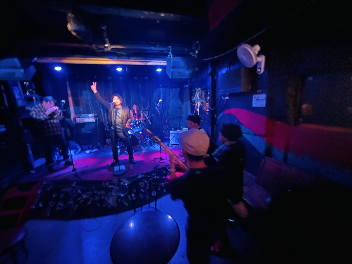 昨日のChicken Shackでのライブ、ありがとうございました！個人的には10年ぶりくらいのChicken Shack出演でしたが、久しぶりに会えた人もいて楽しかったです。写真ありがとうございます。毛玉のジャギーズ N×B×B次のライブは11月26日(水)東高円寺U.F.O.CLUB！こちらもとても楽しみ！！！