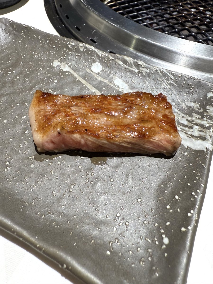 yuikuru123's tweet photo. 🥩黒毛和牛 純肉焼肉 M.M.ya🥩
一頭買い＆熟成の極上肉を堪能✨
気さくなオーナーとの会話も最高！
【Instagramを見た方限定特典あり】💡

#大阪グルメ #なんばグルメ #焼肉 #MMya #ユイクル特典 https://t.co/7zbsiSwWZp