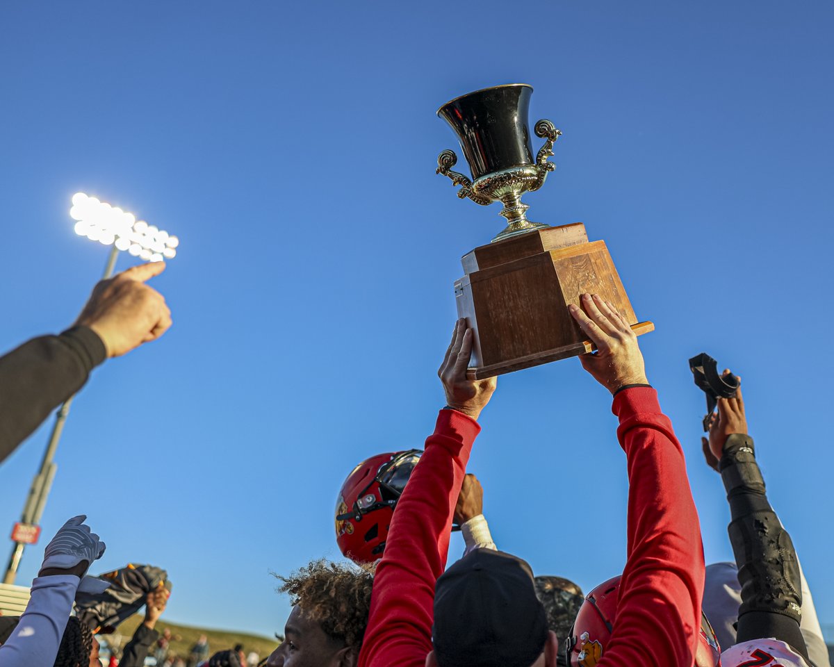 Ferris outlasts Grand Valley 38-31 in front of 10,000+ in Big Rapids.

The Bulldogs controlled the line with 243 rushing yards at 6.1 per carry.

Taariik Brett scored four times, and Wyatt Bower’s late TD sealed another Anchor-Bone Classic win for the <a href="/FerrisFootball/">Ferris St. Football</a>.

#D2FB