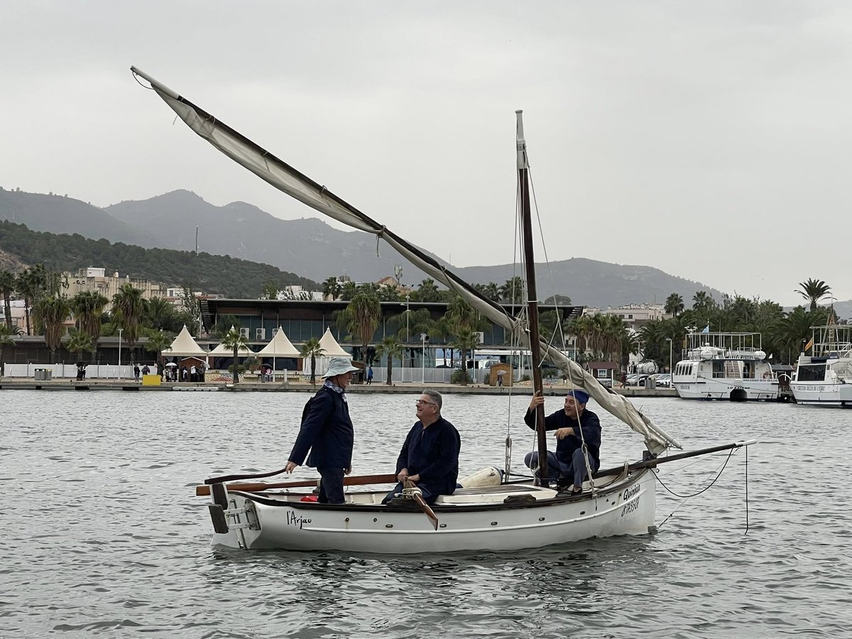 Fa quinze dies érem a La Ràpita per participar a <a href="/viulosorigens/">Orígens</a> amb el Quino dins la delegació de la <a href="/fccpmf/">FCCPMF</a> amb qui vam fer 3 dels 4 actes previstos. Enguany tot ha estat marcat pel mal temps i el trist final amb l'aiguat que provocà greus afectacions. Gràcies i molts ànims❤️✊
