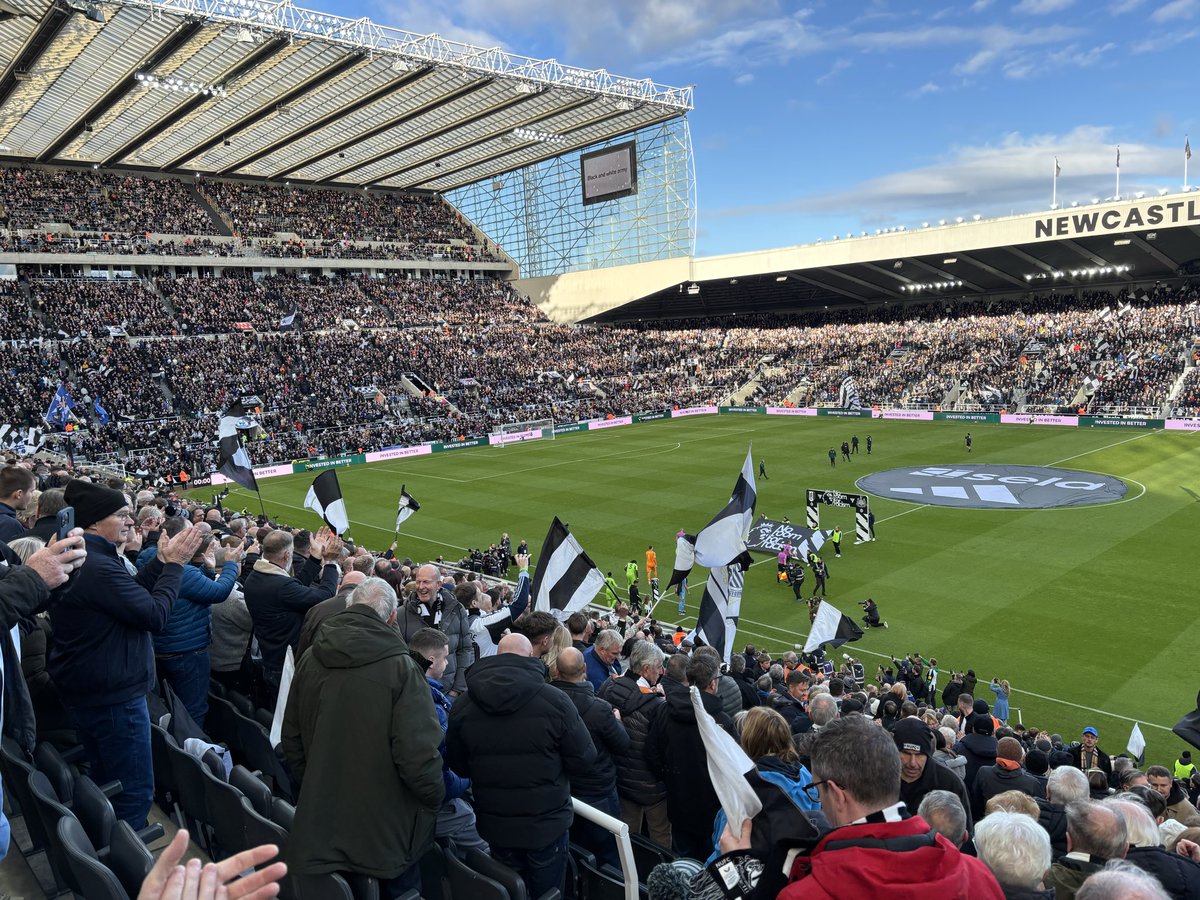 Toontone100's tweet image. #nufc A 9 hour round trip but what a day ! 👏👏👍