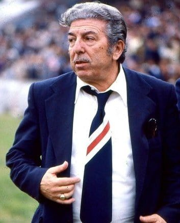 “Si usted quiere alentar a cualquier pedazo de madera, hágase de boca. En River hay que exigir al máximo para ser campeones”

✍️ Ángel Amadeo Labruna
