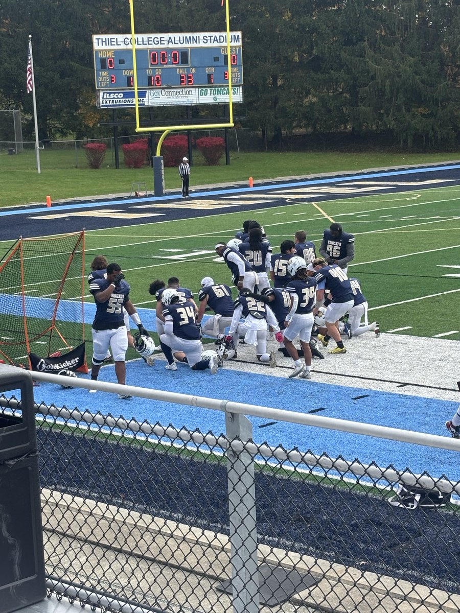 Ryan_Benoit67's tweet photo. Thank you @CoachPolis for the game day invitation. I had a great time seeing campus and @Thiel_FB game day atmosphere! @GMFootball_ @CoachBrown_GM @CoachMcCormick_ https://t.co/TP5B0JqT7M