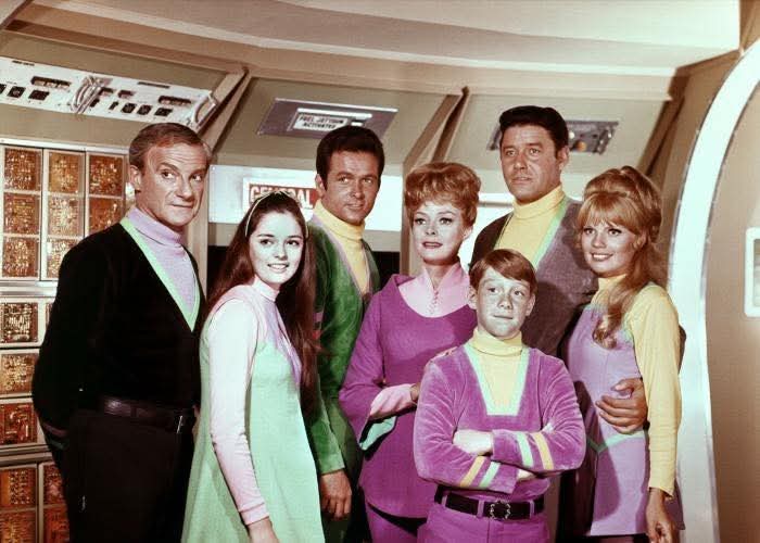 _kinem_aliel's tweet photo. ⚠️
June Lockhart, atriz de 'Lassie' e 'Perdidos no espaço', morre aos 100 anos. Vencedora de um Tony e indicada duas vezes ao Emmy, americana morreu de causas naturais.
#RipJune 🙏 https://t.co/vP6eH74GSQ
