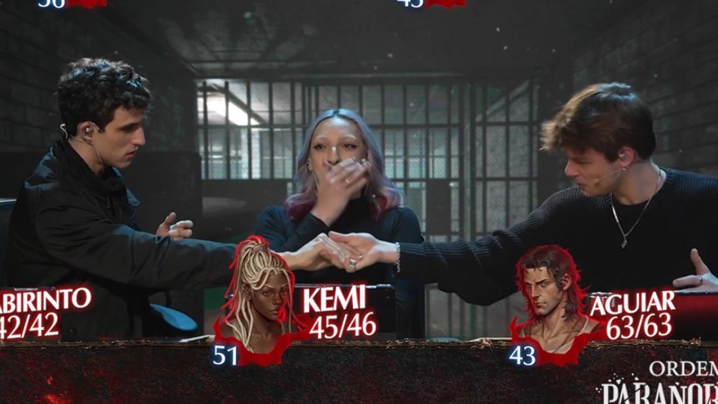 kootals's tweet image. a bea no meio do yaoi fortíssimo #hexatombe
