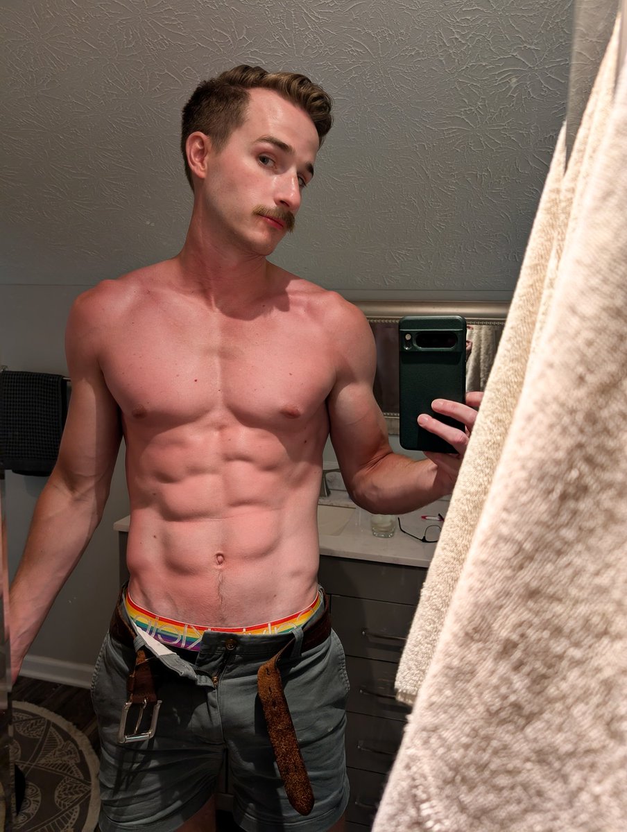 Ricormy's tweet photo. Not ready for these cold days ahead. Thinking back in warmer weather and this terrible sunburn. https://t.co/CD52WwnLhv