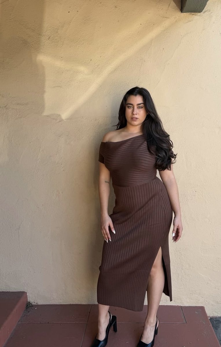 withmykcc's tweet photo. Mãe, italiana, casada, 38 anos, hetero, dona das vinícolas Ferrari&amp;Barbarossa.... essa é a Lauren de Lauren Undone🤌🏼🤌🏼 https://t.co/q7DN5OMfie