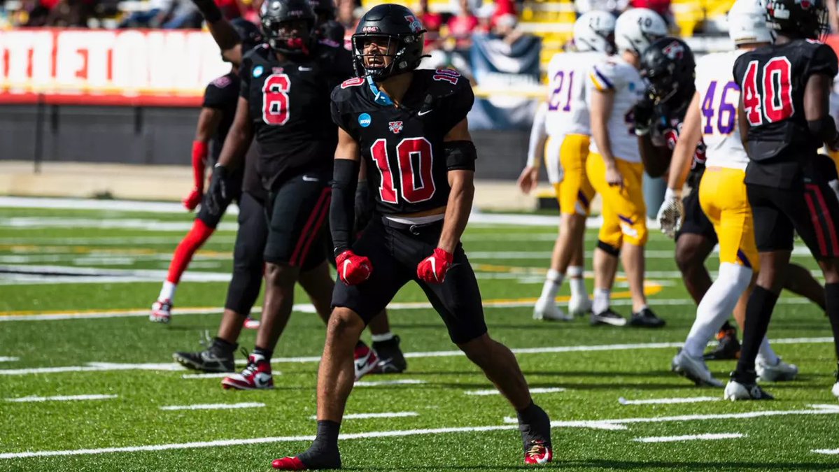Bryce Williams (@bryce__williams) on Twitter photo After a great game day visit and talk with <a href="/Coach_Kee_/">Tyson Kee</a>  I’m blessed to receive an offer from Valdosta State University!!
#AGTG <a href="/CoachShort2/">CoachShort</a> <a href="/DbD0J0/">Coach Eric Green</a> <a href="/Coach_HTaylor/">Hunter Taylor</a> <a href="/st_cloudfbrecrt/">St. Cloud Football Recruiting</a> After a great game day visit and talk with <a href="/Coach_Kee_/">Tyson Kee</a>  I’m blessed to receive an offer from Valdosta State University!!
#AGTG <a href="/CoachShort2/">CoachShort</a> <a href="/DbD0J0/">Coach Eric Green</a> <a href="/Coach_HTaylor/">Hunter Taylor</a> <a href="/st_cloudfbrecrt/">St. Cloud Football Recruiting</a>