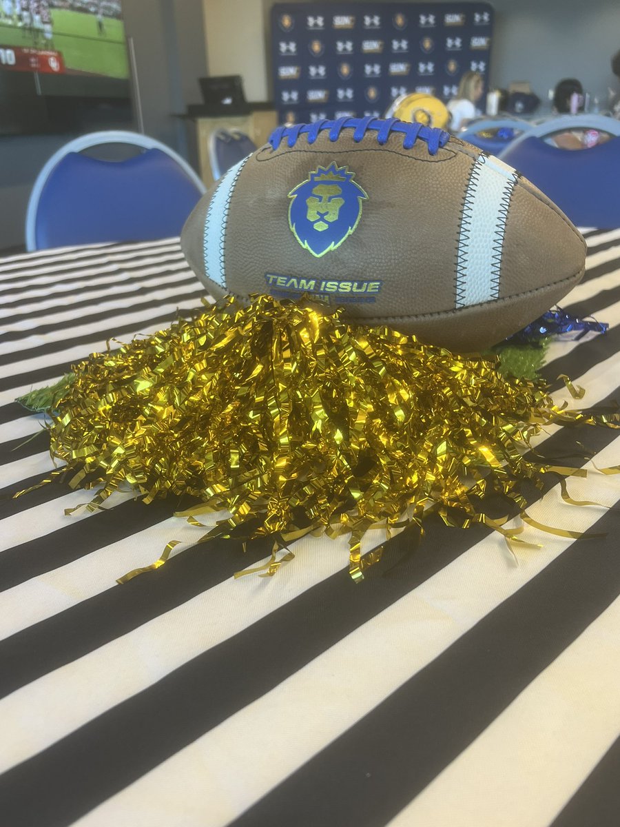 Big thank you to <a href="/dburks/">Dwight Burks</a>, <a href="/CoachJoeNieves/">Coach Joe Nieves</a>,  <a href="/coachJWoods60/">Josh Woods</a> and the entire <a href="/WarnerUFootball/">Warner Football</a> coaching staff who made today’s game day visit truly amazing. Got to talk ball with some great coaches and watch the team come up with a huge win on homecoming night.