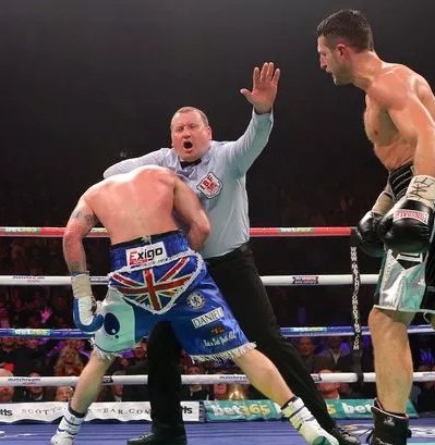 UKFightNight1's tweet photo. 12 years apart and he's still at it. https://t.co/hpTRqJhd4c