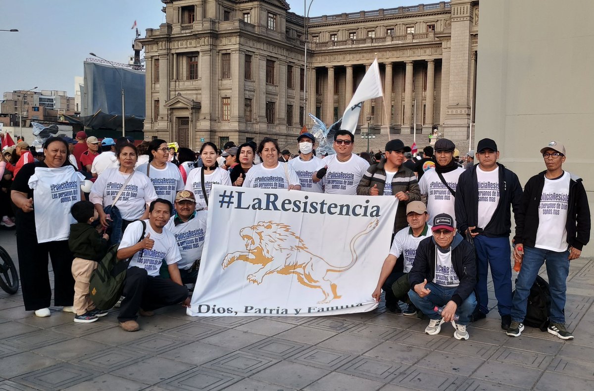 Presentes en la marcha en apoyo a la Policía Nacional del Perú