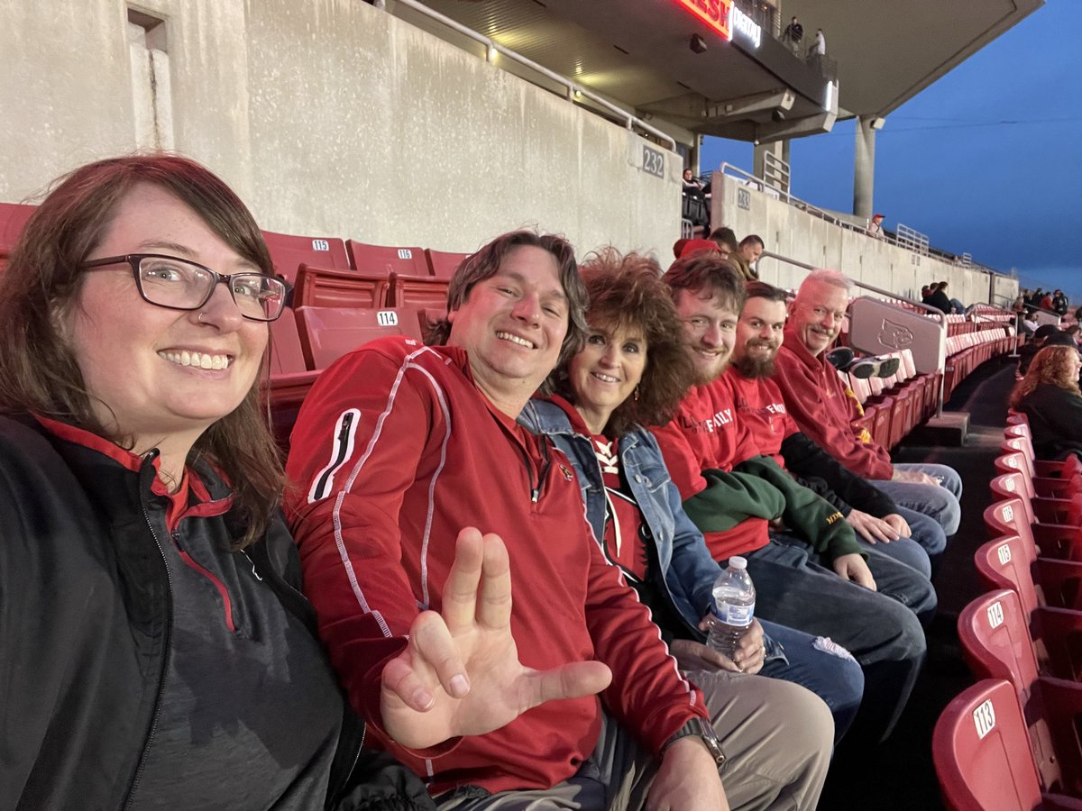 Kelly Gustafson tweet media