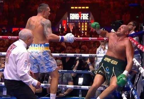 Btw this is when a ref should be stepping in and stopping a fight #ParkerWardley