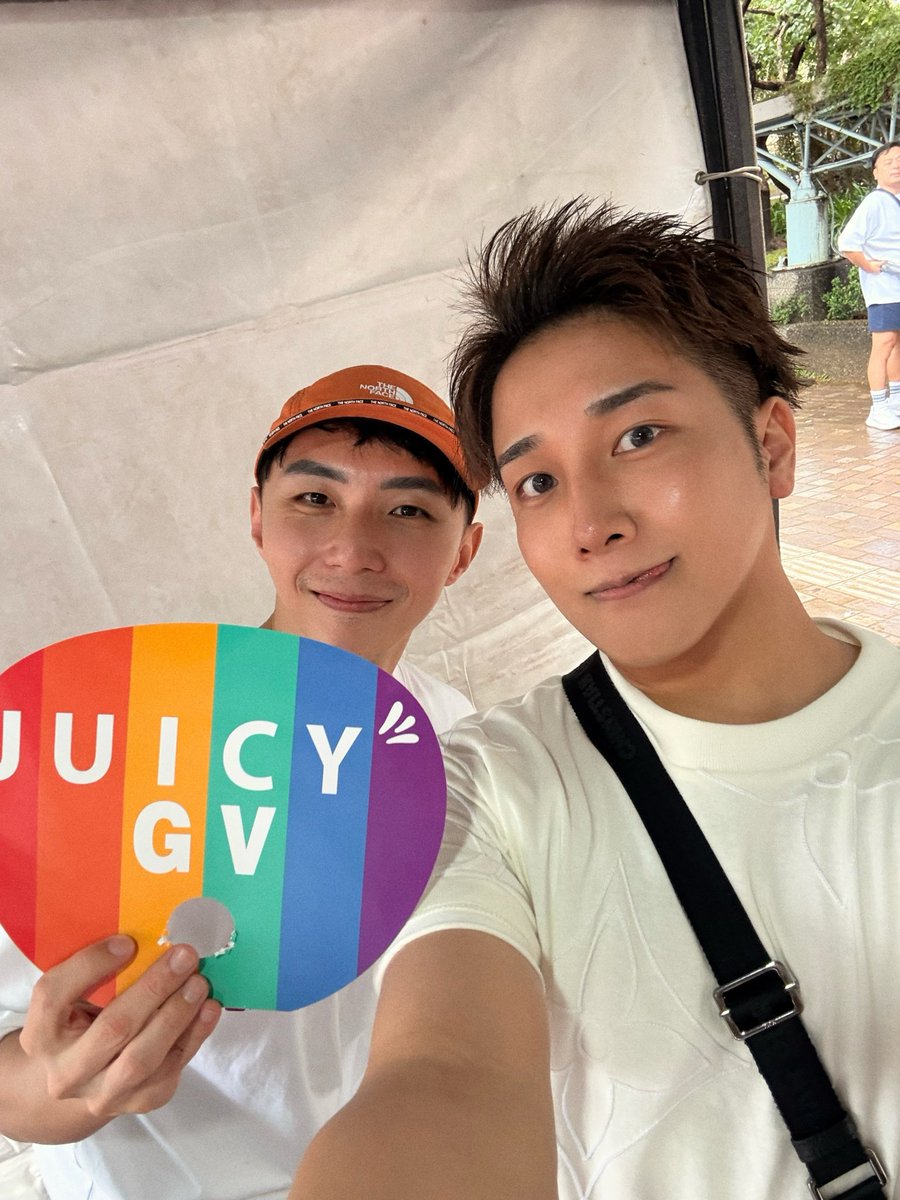 JUICYのBOOTHに
足を運んで下さった皆さん
ありがとうございました🏳️‍🌈🤝

今年も楽しかった🐒✨

TAIWAN RAINBOW PRIDE
<a href="/TerautiKousuke7/">Kousuke</a> 
<a href="/joewan227/">萬萬 JoeWan227</a> 
<a href="/JUICYCCofficial/">JuicyGV Official</a>