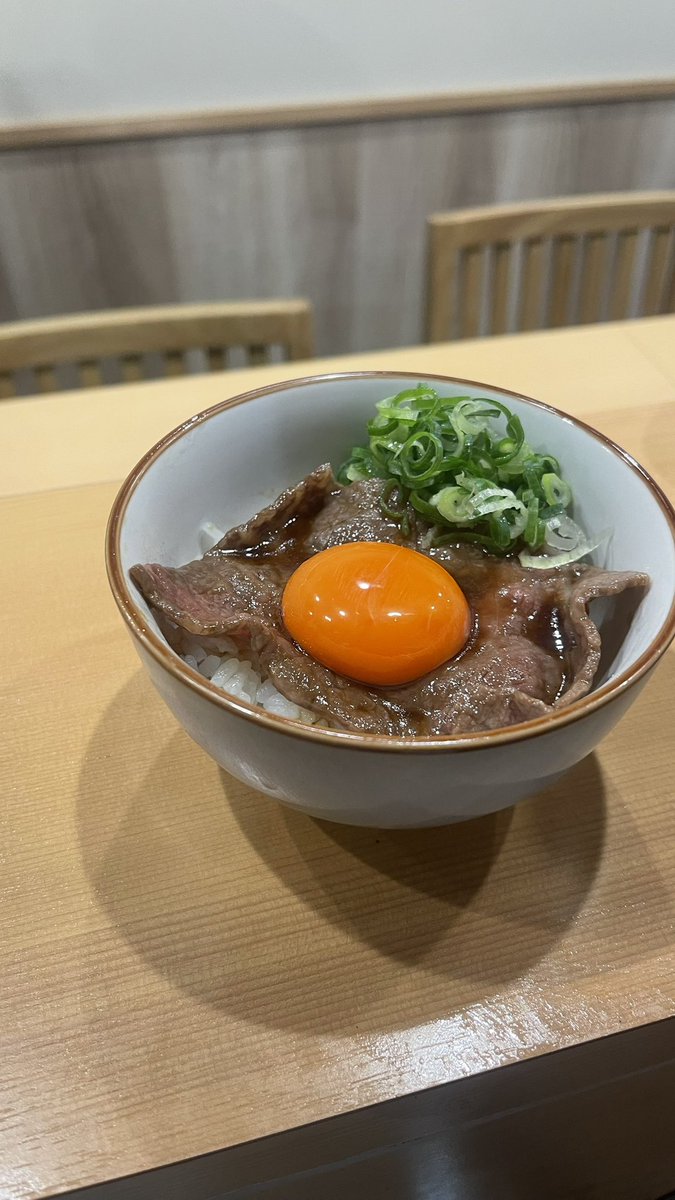 Ramen_again's tweet photo. Good morning
October 26(Sunday)
11:00AM-2:30PM
Special Menu
Again Black Ramen(Beef1or2)
Sukiyaki Bowl
#Ramenアゲイン
#KITAHAMA
#popularRestaurant
#SoySauce #miso #DeliciousSpicy
#오사카라면인기점
#인기가게
#간장 #된장 #맛
#拉麺 #人氣店 #大阪美食
#隱藏的瑰寶 #美味辛辣味噌 https://t.co/Ai7sEfnOnx