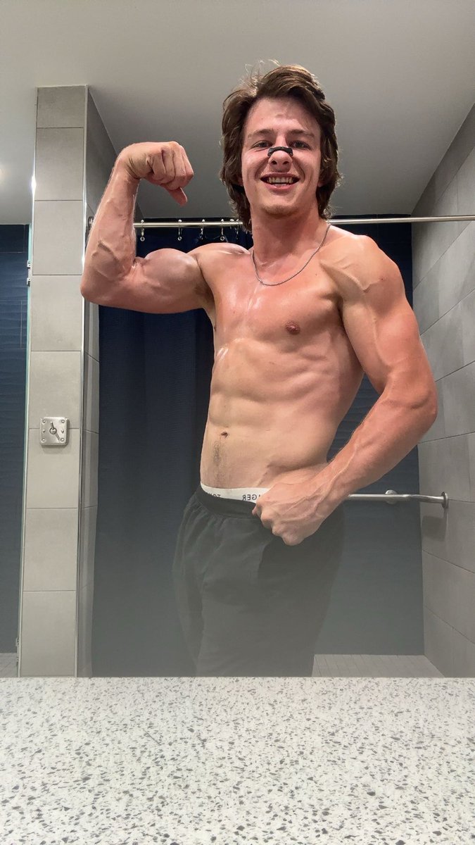 ‼️ATTENION PIGS‼️
meeting with a No-Limit Sub to film individual content😈. If you 🐷’s ever wanted to witness your greatest Master Max fantasy now’s your chance. DM me your request and I’ll name the price💸🤑