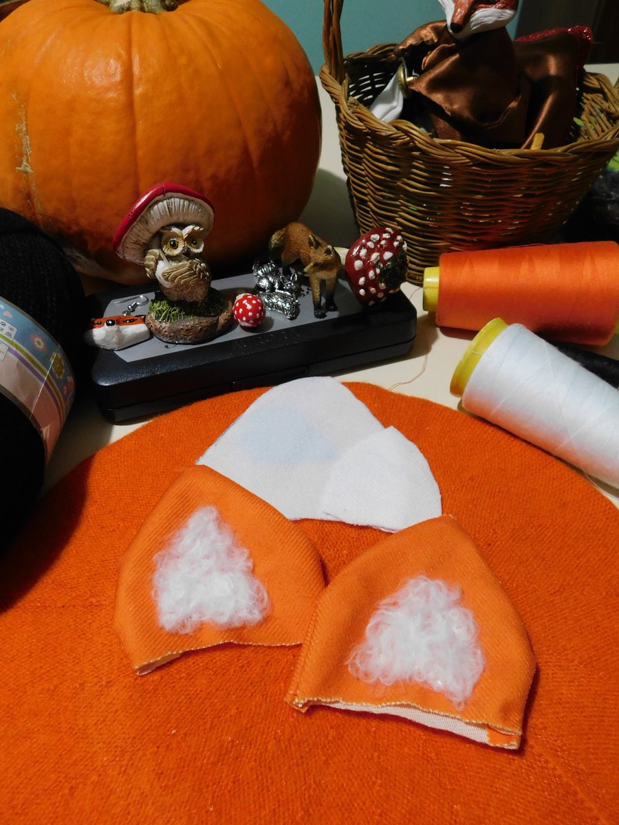 _valentinamilia's tweet photo. Cappello realizzato da me.๐ฆ๐๐
#writing #autumn #fall #fox #cucito #cucireamano #sculpting #autumncolors #arte #art #artist #mytale #illustration #illustrator #childrenillustration #childrenillustrator #childrenart #draw #drawing #drawings #artwork https://t.co/KXlvGkvxzB