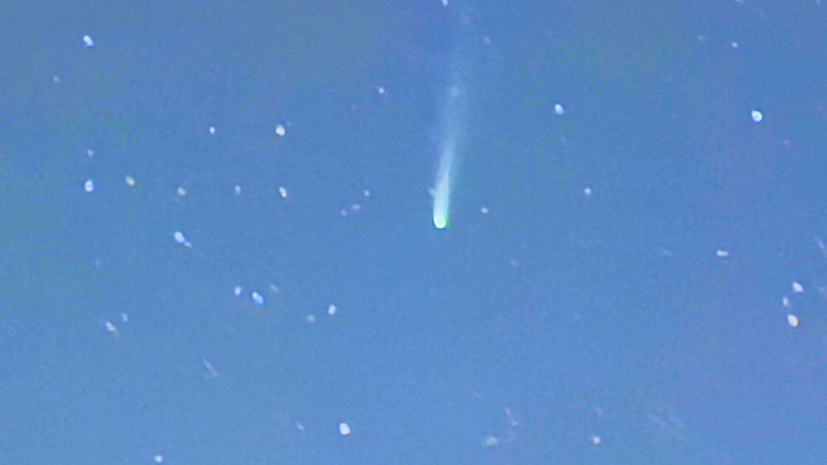 Comet Lemmon streaking across the sky this evening, only here every 100 years. #cometlemmon <a href="/JudithRalston/">Judith@weather</a> <a href="/kirstymccabe/">Kirsty McCabe FRMetS</a> <a href="/glenoglaza1/">Glen Oglaza</a> <a href="/apod/">Astronomy Picture of the Day</a>