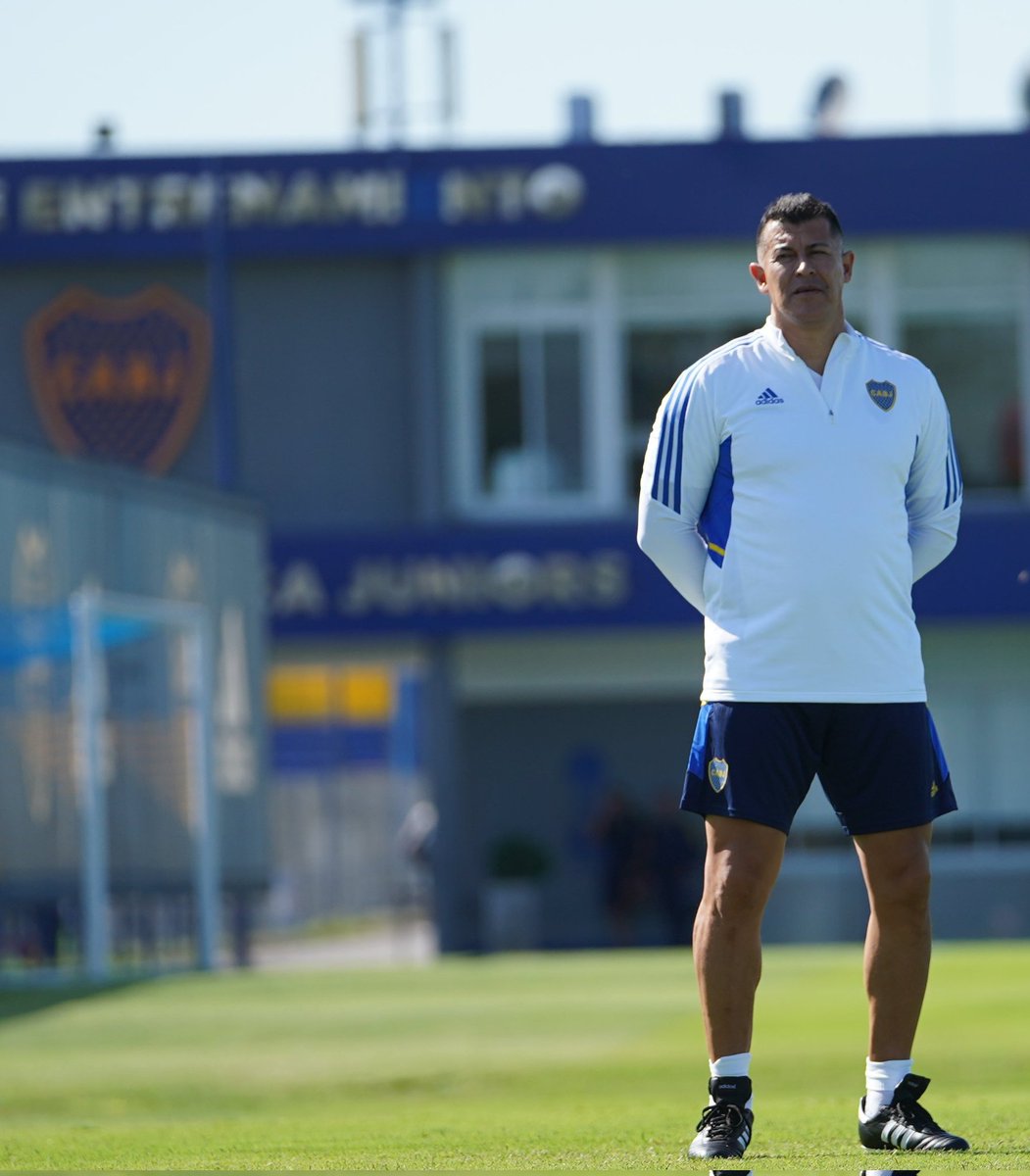 BocaJrsSports's tweet image. JORGE ALMIRÓN se comunicó con JUAN ROMÁN RIQUELME para ponerse a disposición del Club.