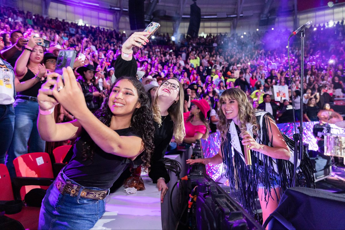 haashoficial's tweet image. Chihuahua, ya extrañábamos estar con ustedes!!! Gracias por tantos detalles y tanto amor! Que manera tan increíble de arrancar el fin de semana!! 💕😍🌵