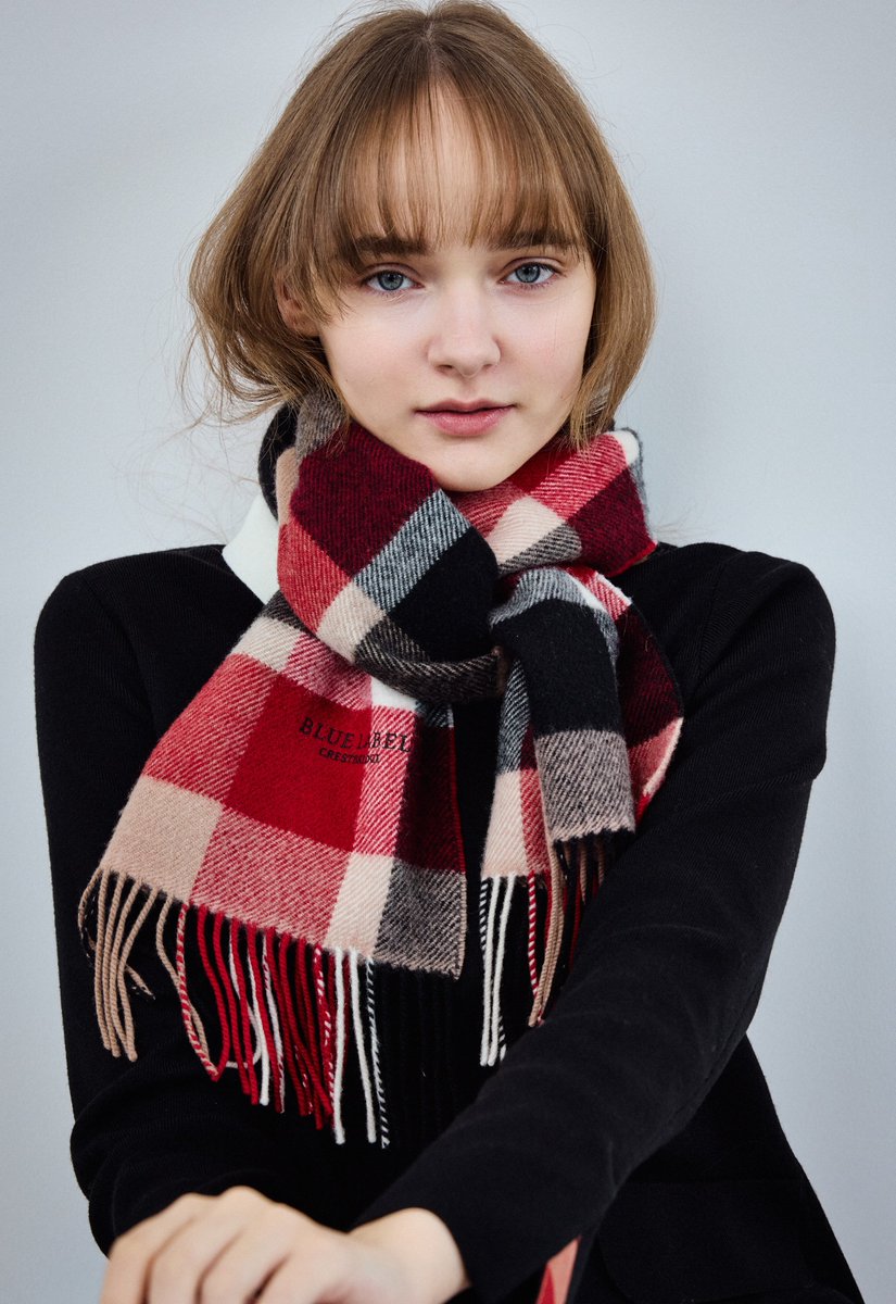 BURBERRY BLUE LABEL バーバリー　チェック　マフラー　赤 BURBERRY BLUE LABEL バーバリー チェック マフラー 赤 BURBERRY BLUE