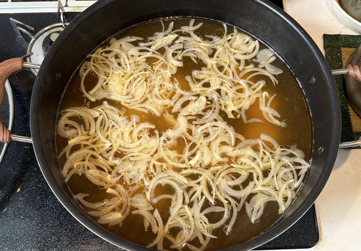 tD16i3XEIPq2qis's tweet image. #おうちごはん 
#鍋 
今週は涼しくなりそうなので、今晩から鍋🍲にします。
スープの仕込みだけしておきました🤤