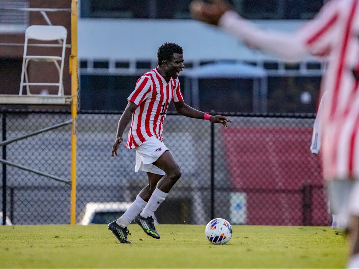 📸Scenes from 1st Half📸

#BornToRun🐾 #SkoDawgs🦴 

(Credit: Abby Williams)