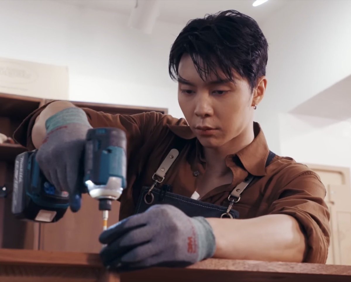 ที่ปะป๊าดุเพราะตอนนี้ปะป๊าทำงานไงลูก ตรงนั้นมีแต่ของอันตราย ถ้าโดนหนูหนูจะเจ็บมากๆเลยน้า เราตกลงกันแล้วนี่นาว่าจะไม่เข้าไปเล่นตอนปะป๊าทำงาน ไม่ต้องเศร้า เดี๋ยวทำงานเสร็จปะป๊าก็ออกมาหา