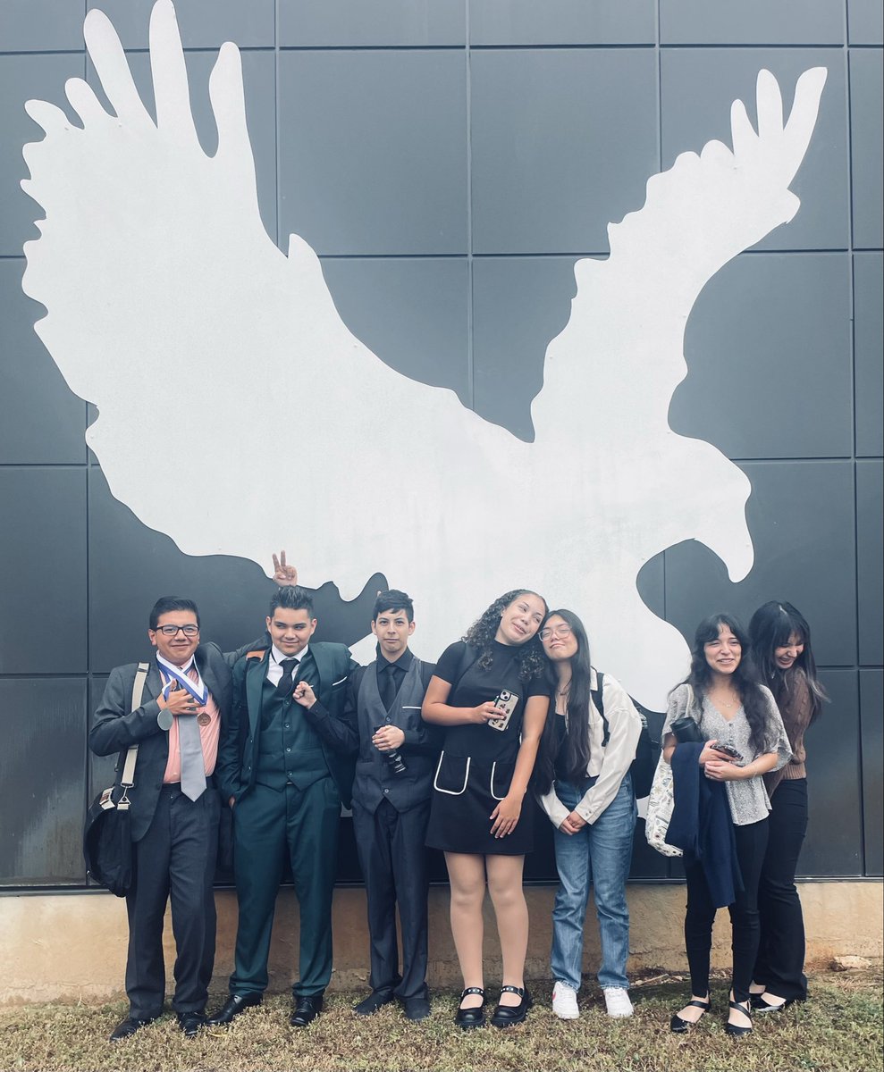 FerrisTXDebate's tweet photo. At Lindale Speech &amp; Debate tournament in Lindale today with the TEAM! CX teams all win rounds and Sabino got 2nd in Congress in the AM and 5th in the afternoon! Man, we have fun! Proud of them all!   @FerrisISD https://t.co/eDSbZz9u4t