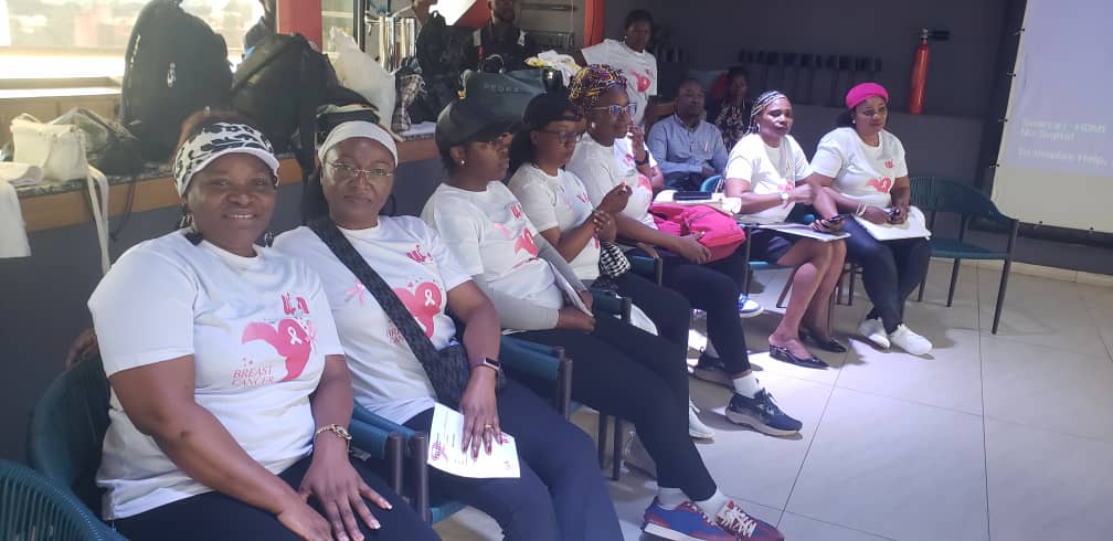 🎀 Octobre Rose 2025 — Le MINPMEESA uni contre le cancer du sein !
Une journée d’engagement, de sensibilisation et de solidarité à l’hôtel BOUN’S (Yaoundé) : sport, dépistage &amp; échanges avec les spécialistes.
Chaque geste compte, chaque femme compte 💖
#OctobreRose #MINPMEESA