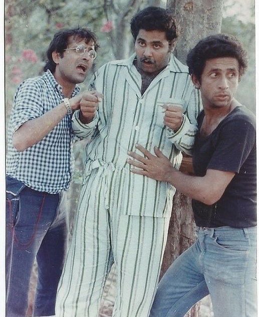 FilmHistoryPic's tweet photo. Naseeruddin Shah once said “Satish is master of improvisation. There are very few actors who can improvise so much, so quickly.” 

2 decades before Sarabhai, he was the most popular actor on Indian television. He portrayed 60+ characters ‘Yeh Jo Hai Zindagi’.

#RIP Satish Shah. https://t.co/luVpMJKnz7